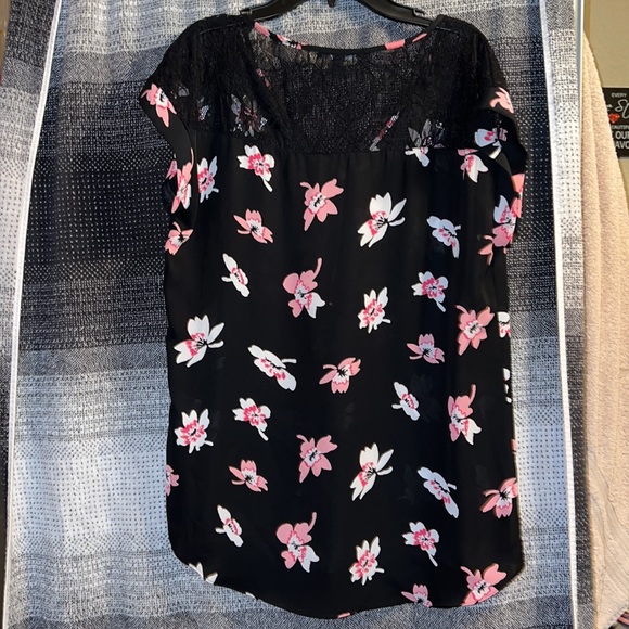 Womens blouse - Picture 2 of 3